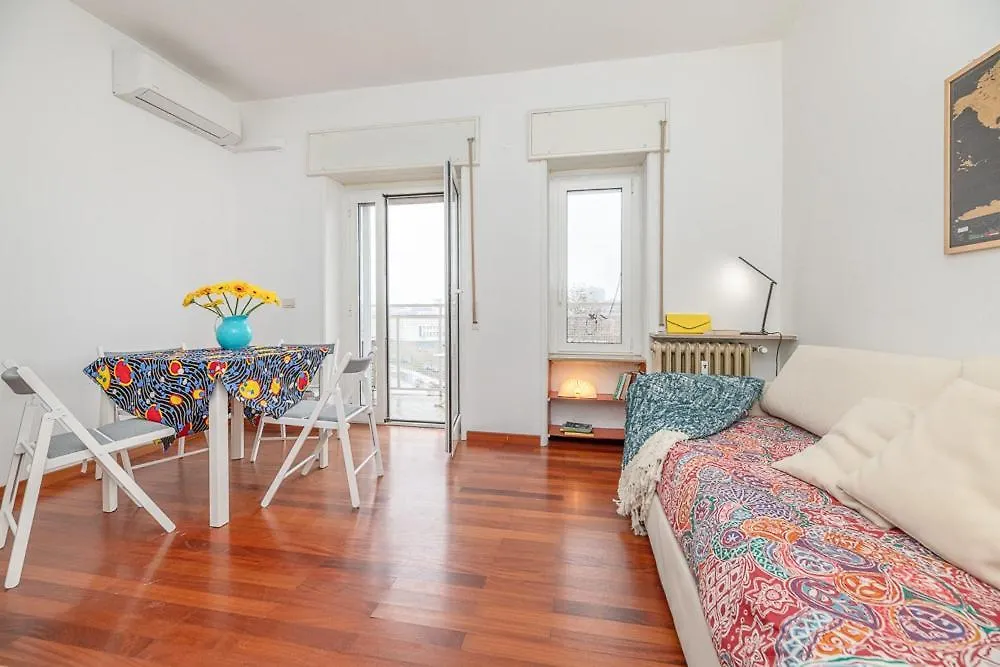 Bright And Quiet Apartment Close To Milan Fair